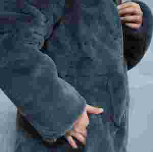 Giacca in pelliccia sintetica con cappuccio da donna di grado superiore| Produttore di giacche in pelliccia sintetica da donna dal design popolare