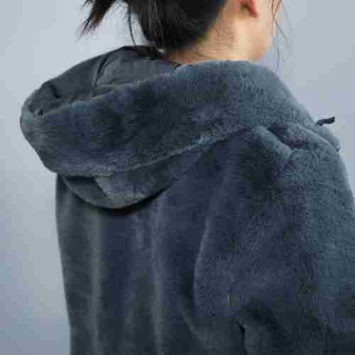 Chaqueta de piel sintética con capucha para mujer de grado superior | Fabricante popular de la chaqueta de piel sintética de las mujeres del diseño