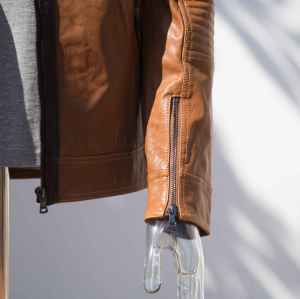 Maßgeschneiderte kurze Leder-Bikerjacken für Herren | Hersteller von Bikerjacken im modischen Design