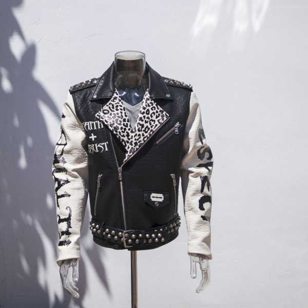 Chaquetas de motociclista negras de alta calidad para hombre | Fabricante de chaquetas de motociclista con diseño moderno