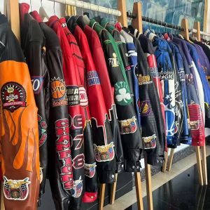 Manufacturer OEM Applique Embroidery Varsity Jacket for Men Streetwear Custom Lambskin Rhinestone Leather Bomber Jacket