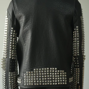 Chaqueta de cuero sintético remachado para hombre, hecha a medida, para motociclista. Fabricante de chaquetas de cuero.
