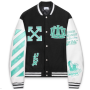 Chaqueta de cuero sintético con parches bordados y parches personalizados, estilo béisbol universitario.