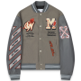 Chaqueta de cuero sintético con parches bordados y parches personalizados, estilo béisbol universitario.