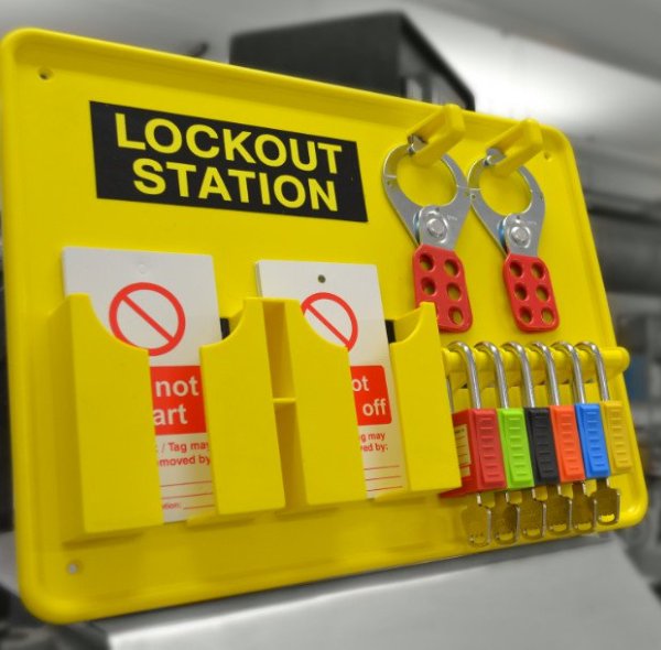 ¿QUÉ DEBEN HACER LOS EMPLEADORES PARA PROTEGER A LOS EMPLEADOS?