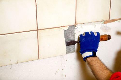 Common problems with old tile grout: mold, discoloration, cracking