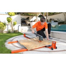 What Safety Measures Should Be Taken When Using a Manual Tile Cutter?