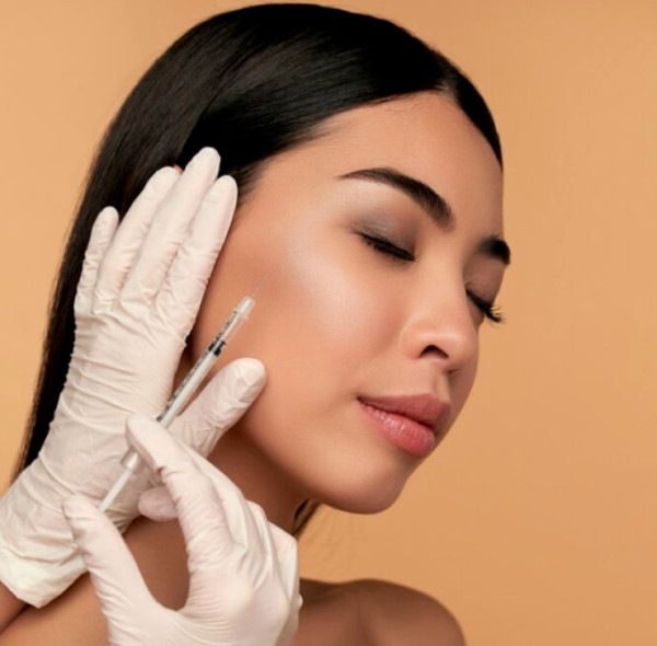 Das linhas finas à gordura: explorando as diversas aplicações dos preenchimentos de ácido hialurônico reticulado