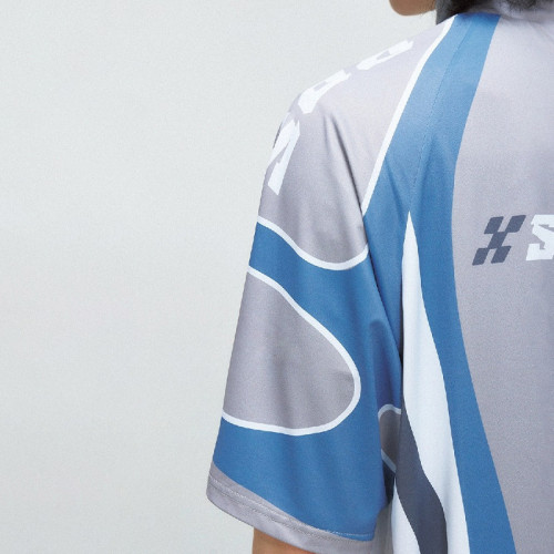 Polyester sports t-shirts | V-neck unisex jersey | U.S. bestseller | Streetwear manufacturer