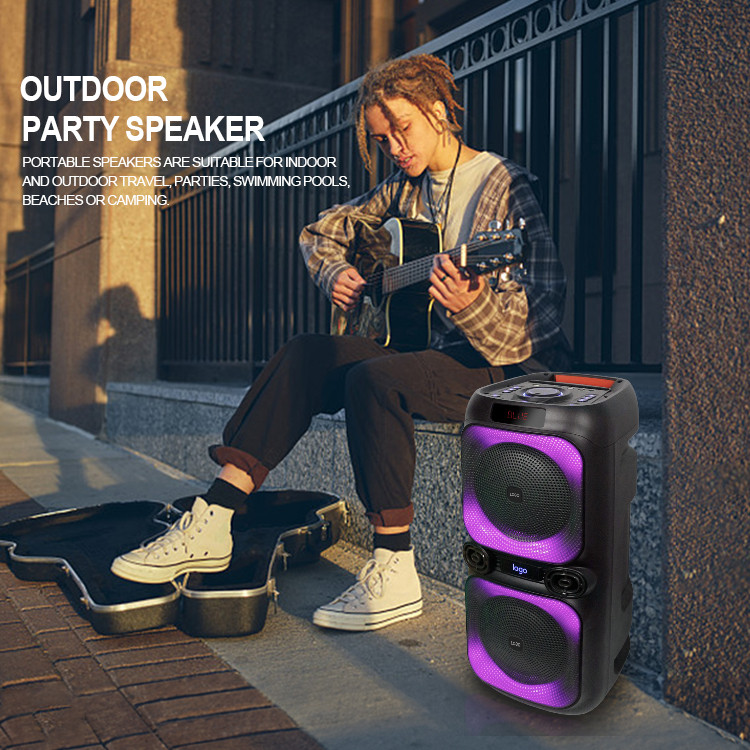 Outdoor party speaker with radio FM