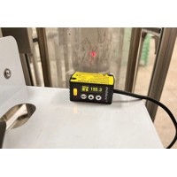 Miglioramento della qualità della produzione: applicazione di sensori ottici nella misurazione dello spessore della lamiera di ferro