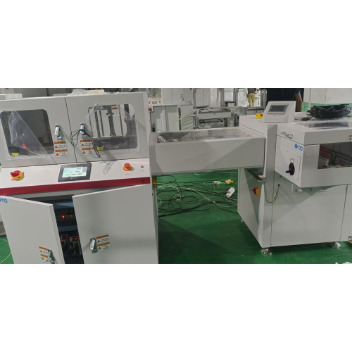 伸縮式通路機械における安全ライトカーテンの応用