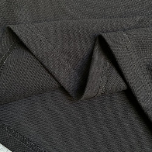 Manufacturer of Custom Men's T Shirts Featuring Screen Print