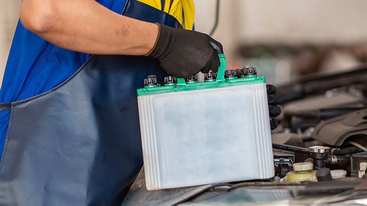 Auto Parts Knowledge | Maintaining Car Battery for Longer Durability
