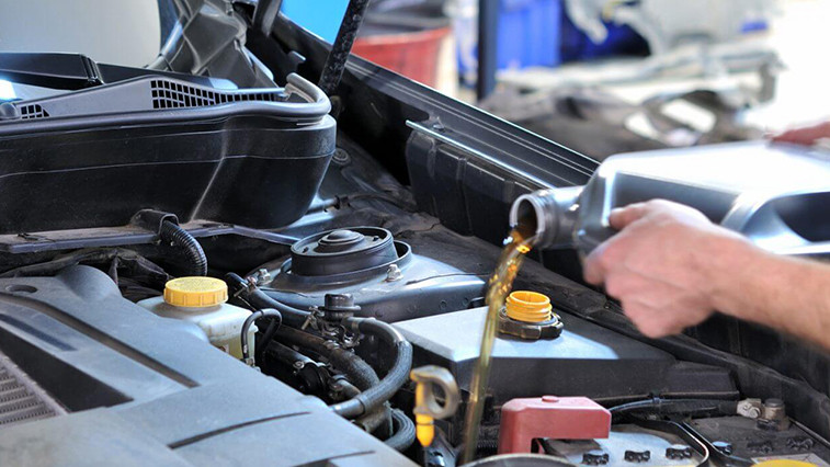 Auto Parts Knowledge | The Importance of Changing Your Engine Oil