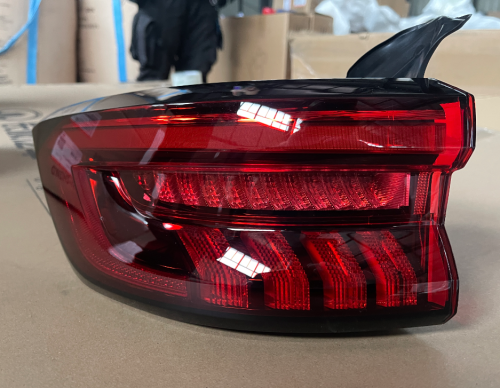 #4133104XKN03AHigh brightness Original Offical Genuine Auto Body Parts GWM HAVAL Car Left Combination Rear Light Assy (Sidewall)