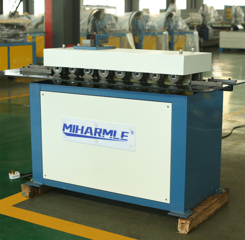S-bone locking forming machine shipped to United Arab Emirates