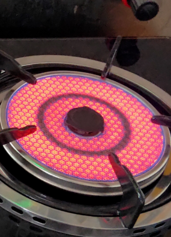 Infrared burner for gas stove