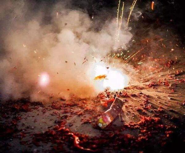 Be Cautious! The Noise From Firecrackers During Spring Festival Can Harm Hearing of the Fetus!