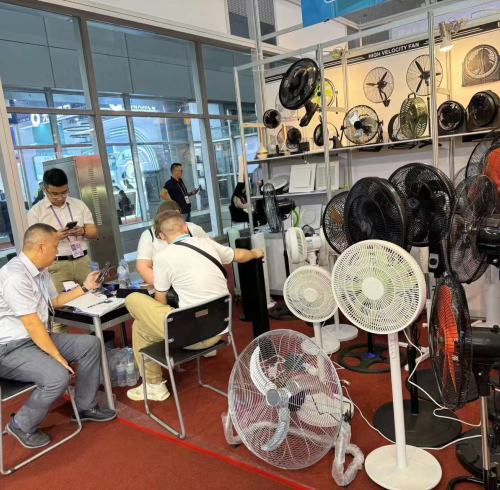 Sibolux Gains Recognition from New and Existing Clients on the First Day of the 136th Canton Fair