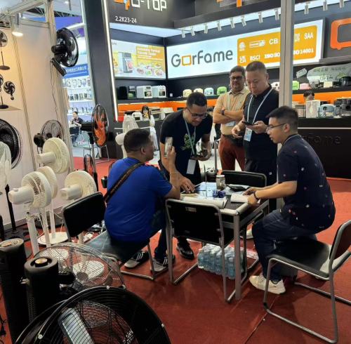 SIBOLUX Shines at the 136th Canton Fair, Redefining the Future of Fans