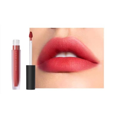 Moisturizing, easy to apply color, non dizzy makeup lipstick