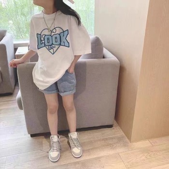 Comfortable and beautiful children's T-shirts