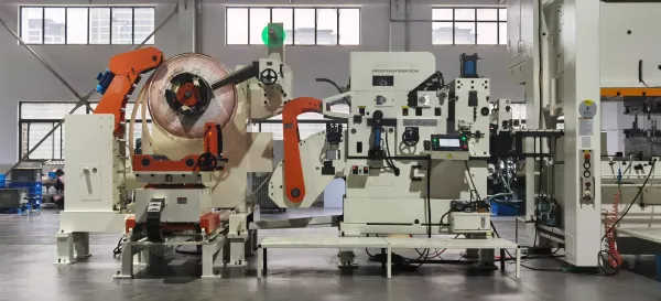 decoiler straightener feeder on the FANTY assembly floor