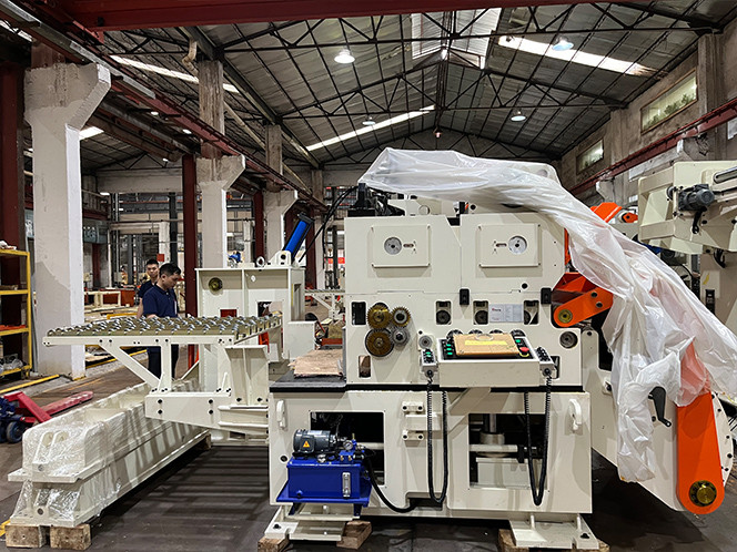 ¿Cómo elegir el mejor alimentador enderezador desenrollador 3 en 1 para estampación automotriz?