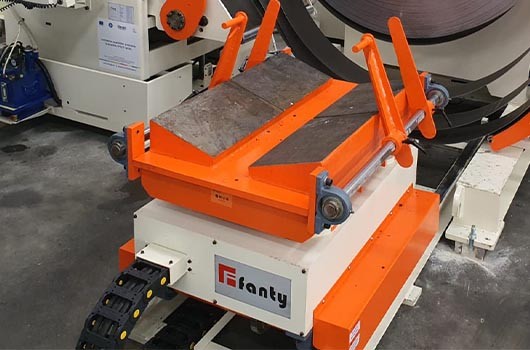 Hydraulic decoiler machine safely loading heavy steel coil with loading car 