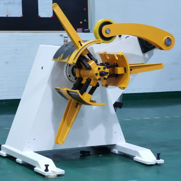 Hydraulic decoiler head in the workshop