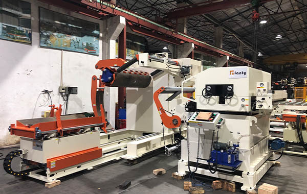 NC Straightener Feeder achieving precise feeding accuracy in stamping press