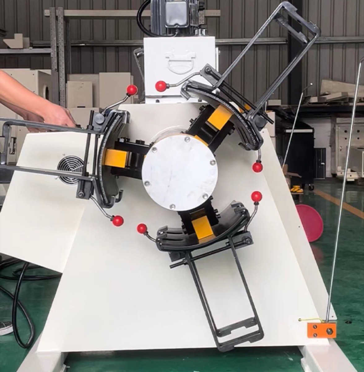 How Do You Specify a Decoiler for a Coil Line? Capacity, Type, Mandrel and Control