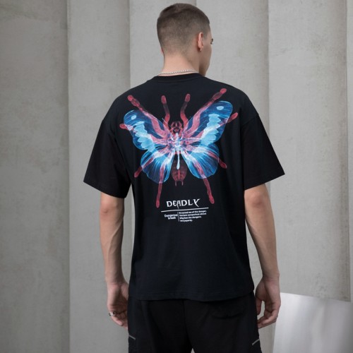 Herstellung von T-Shirts mit individuellem Schmetterlingsdruck | Dunkle T-Shirts aus Baumwolle mit Siebdruckgrafik