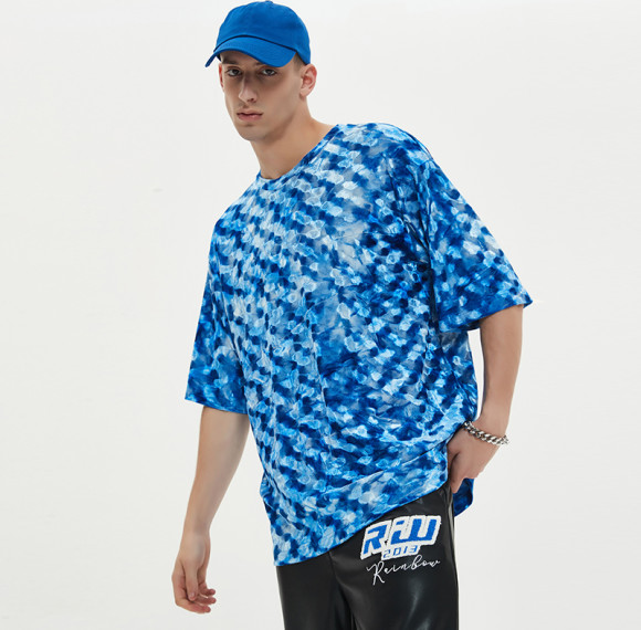 Maßgeschneidertes Herren-T-Shirt mit plissierter Textur, übergroßes Samt-T-Shirt