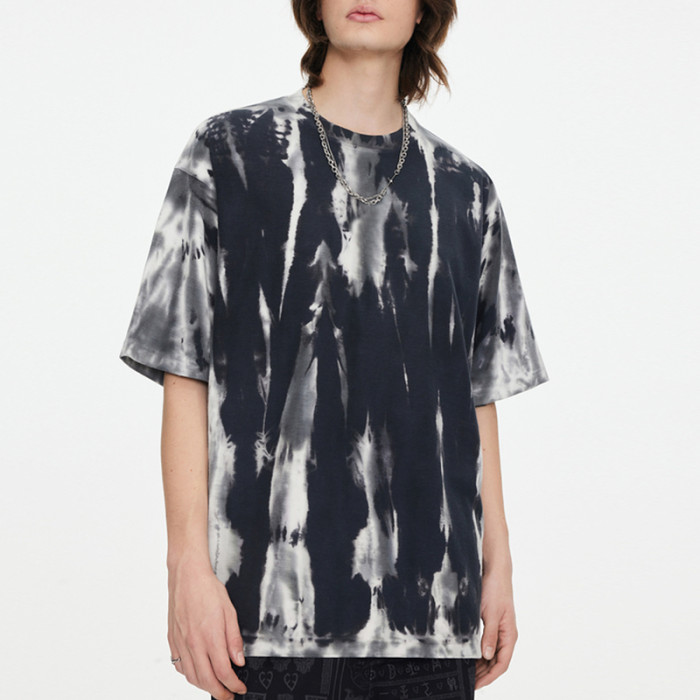 Maßgeschneiderte dunkle Herren-T-Shirts | Personalisierte T-Shirts mit Farbdruck und Stickerei aus 100 % Baumwolle