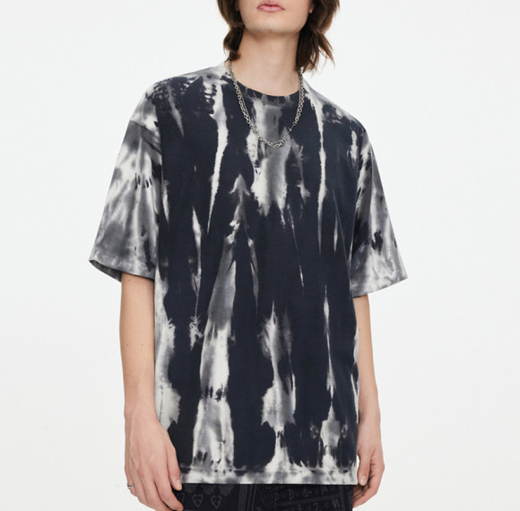 Maßgeschneiderte dunkle Herren-T-Shirts | Personalisierte T-Shirts mit Farbdruck und Stickerei aus 100 % Baumwolle