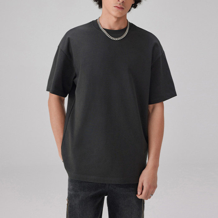 Tailliertes T-Shirt von Manufacturing, 245 g/m², 100 % Baumwolle, Design mit O-Ausschnitt für Herren