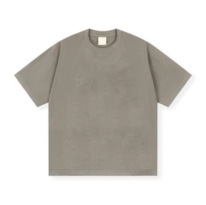 Maßgefertigtes Wildleder-T-Shirt | Drapiertes, einfarbiges T-Shirt