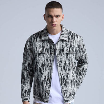 Individuell bedruckte Jeansjacke im lässigen Streetstyle | Casual Streetstyle | Touches Dark Original Design Wintermantel