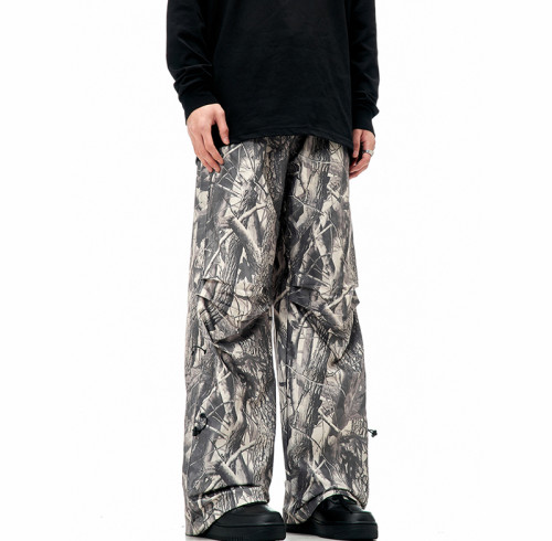 Military Camouflage Style in Street Trends 2024: Return and Innovation