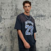 2025 Лето Новые спортивные футболки с принтом букв Spray Horse Hooded Aged Raglan | Винтажный уличный стиль | Производитель уличных футболок