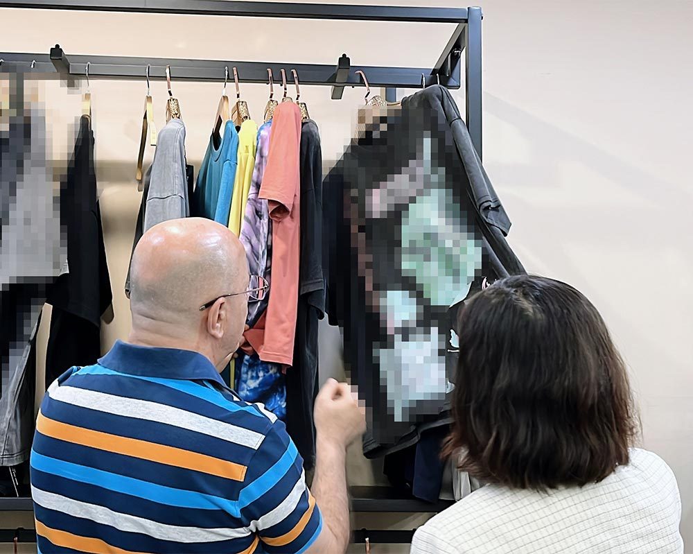 UAE Customers Visit Touches Dark