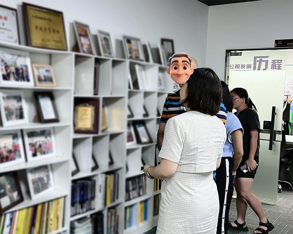 UAE Customers Visit Touches Dark