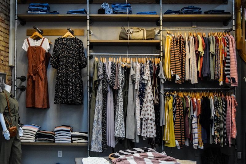 Where can I find a reliable manufacturer for custom vintage streetwear clothing in bulk?