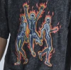 Das Geheimnis lüften: Erkundung des dunklen T-Shirt-Themas