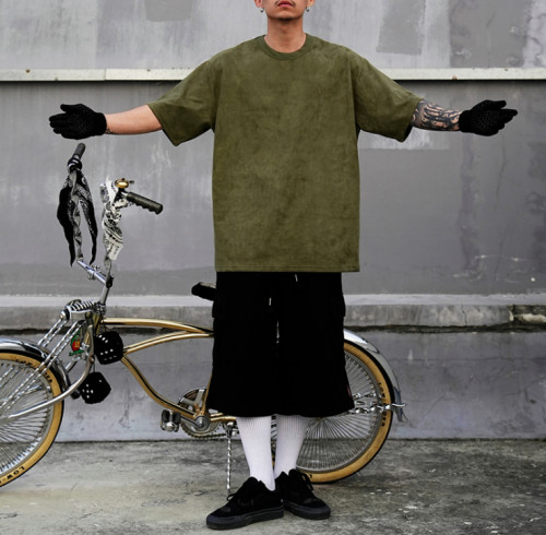 A Touch of Nostalgia: Embrace the Retro Dark T-Shirt Trend