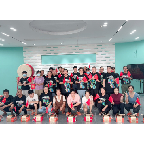 Global Street Style, Festive Vibes!