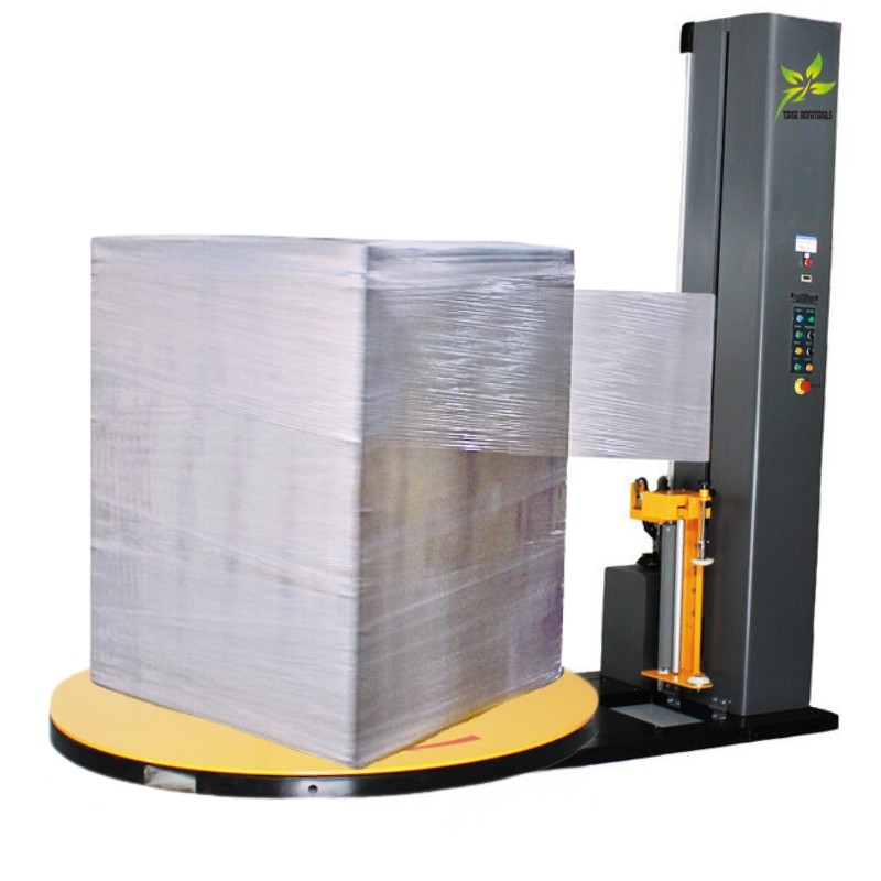 The pallet is wrapped with transparent compostable stretch film, highlighting the packaging's firmness and high transparency.