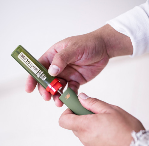 Flamme verte : le système de recharge écologique du briquet MK ouvre la voie à un incendie durable